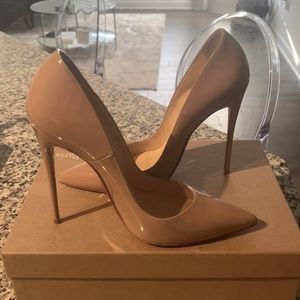 Preloved Lounoutin neutral